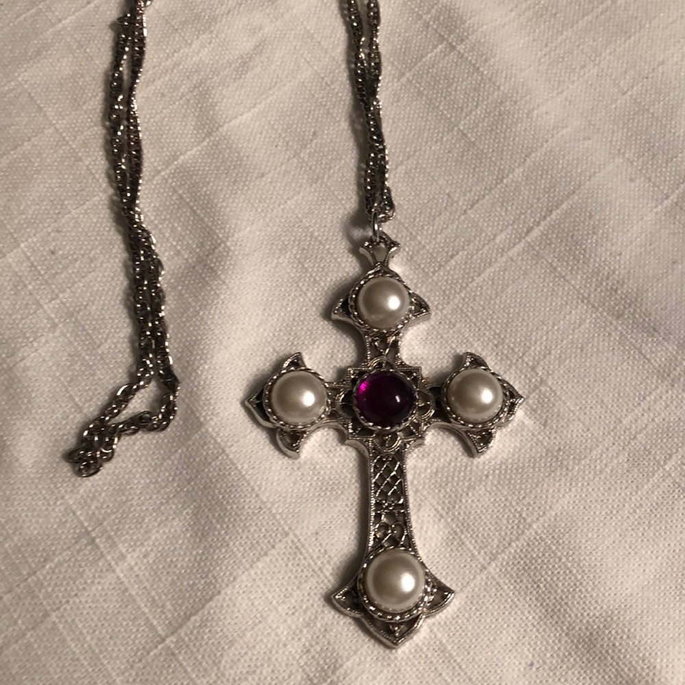 Sarah Coventry Cross